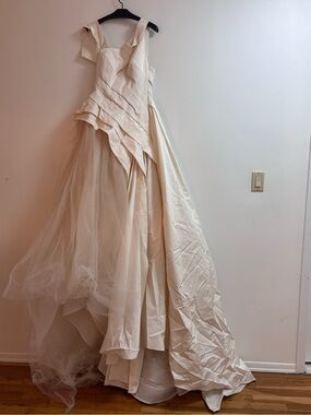 Vera Wang Bride x Pronovias Cream Layered Tulle Ball Gown